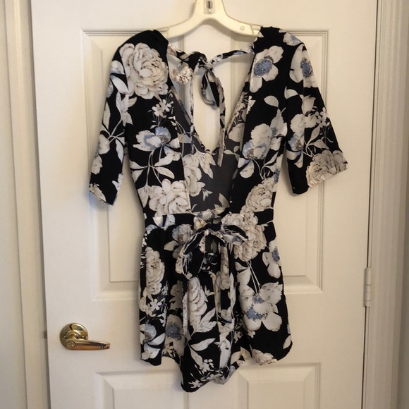 Summery romper - Picture 2 of 4